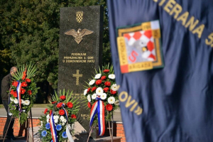 269b36e876e375e05083f78293992209 Generic