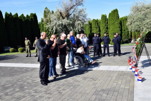 2e2c1711fe12b24ae23d95c35bfd21c2 Generic