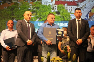 32088387da419227f20729e6cf7687d8 Generic