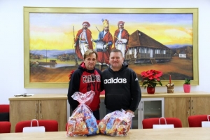 39ab3bf46ced9d4856c25205fb92582a Generic