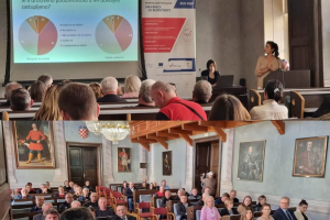 4251dec72b18ac89643edfb7a8300016 Generic