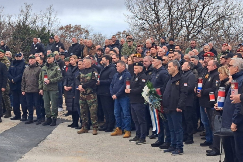 64f7b8990be2d94add5152c155ac4915 XL