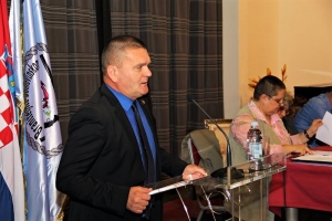 725ab2e5536ce3eac0a8dd17d083ff4e Generic