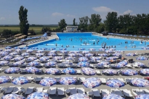 78d607068cd064420401737e12f83bae Generic