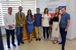 79e08f32fa8a036f84441baab7b7a7ff Generic