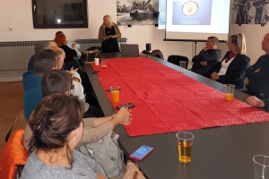 A28321ba8f3530fc856783a3123dd44c Generic