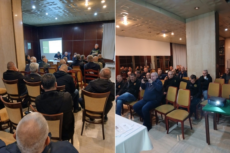 Bab2d5d59ac444db8043a4f3e32c9f0e XL