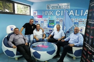 D722f2a14a84b7ad8053262f61a6106b Generic