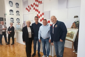 E9f3064a37460e22935d3df9e26e53bb Generic